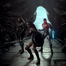 Justice League: Jason Momoa, Gal Gadot e Ray Fisher in una scena