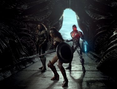 Justice League: Jason Momoa, Gal Gadot e Ray Fisher in una scena