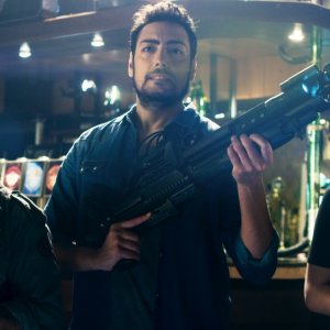 Addio fottuti musi verdi: Ciro Priello, Fabio Balsamo e Beatrice Arnera in una scena del film