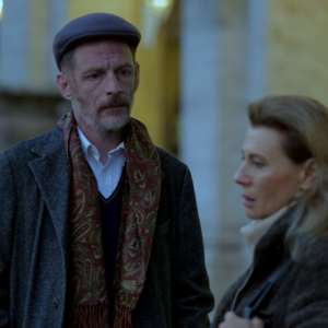 L'esodo: David White e Daniela Poggi in una scena del film