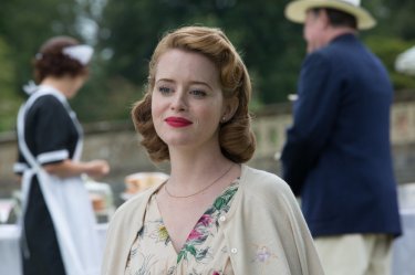 Ogni tuo respiro: Claire Foy in una scena del film