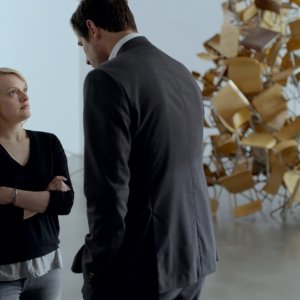 The Square: Elisabeth Moss e Claes Bang in una scena del film