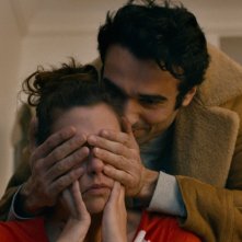 Lola + Jeremy: Charlotte Gabris e Syrus Shahidi in un momento del film