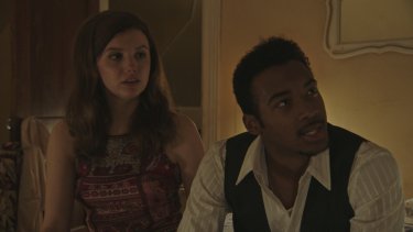 Detroit: Hannah Murray e Algee Smith in una scena del film