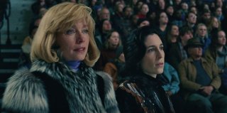 I, Tonya: Julianne Nicholson e Bojana Novakovic in una scena del film