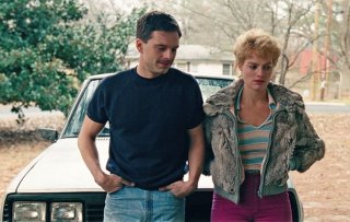 I, Tonya: Sebastian Stan e Margot Robbie in una scena del film