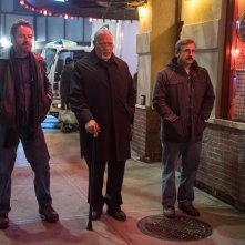 Last Flag Flying: Steve Carell, Laurence Fishburne e Bryan Cranston in un momento del film