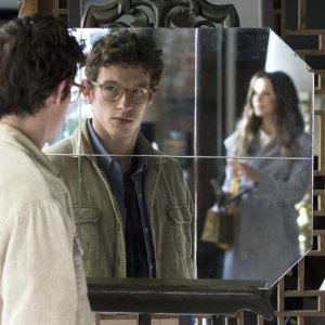 The Only Living Boy in New York: Callum Turner in una scena del film