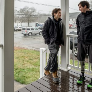Stronger: Jake Gyllenhaal e Jeff Bauman in un'immagine del film