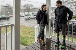 Stronger: Jake Gyllenhaal e Jeff Bauman in un'immagine del film