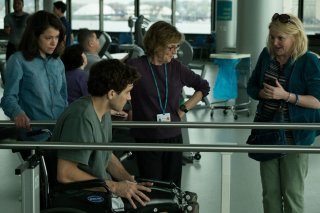 Stronger: Tatiana Maslany, Jake Gyllenhaal e Miranda Richardson in una scena del film