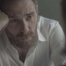 The Place: Valerio Mastandrea in una scena del film