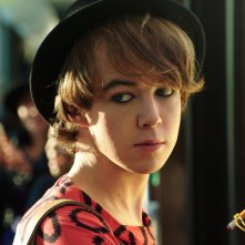 Freak Show: Alex Lawther in una scena del film