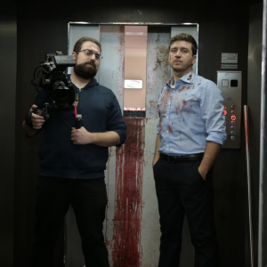 In un giorno la fine: il regista Daniele Misischia e Alessandro Roja sul set del film