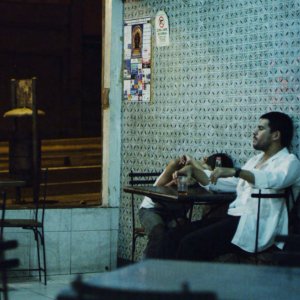 La familia: Giovanni García e Reggie Reyes in un momento del film