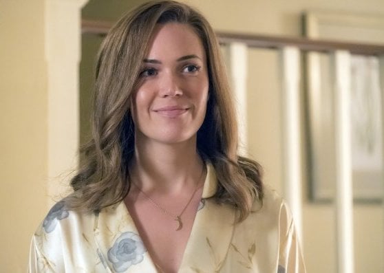 Mandy Moore, la star di This is Us attacca un paparazzo: "Mi ha seguita tutto il giorno"