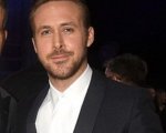 Blake Lively taglia via il marito Ryan Reynolds dalla foto con Ryan Gosling