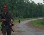 The Walking Dead 8: Rick e Re Ezekiel guidano la ribellione nel promo dell'episodio 2
