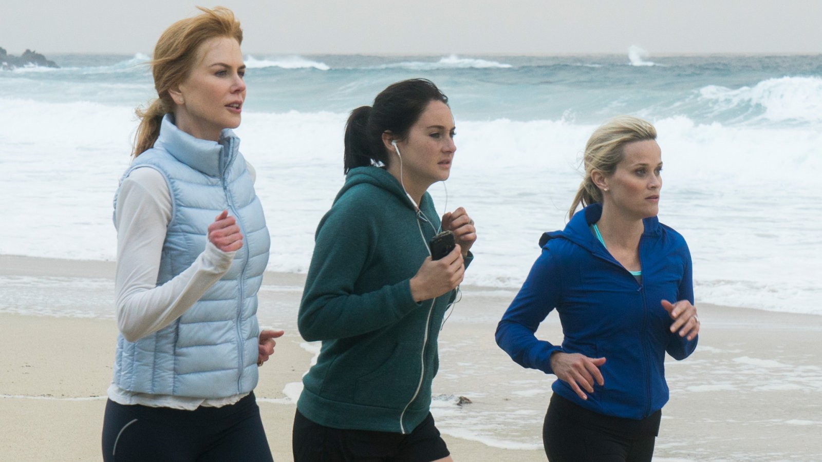 Nicole Kidman con Reese Witherspoon e Shailene Woodley in una scena di Big Little Lies