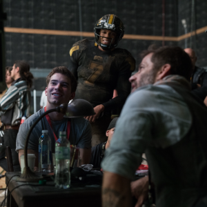Justice League: Zack Snyder e la crew intorno a un monitor