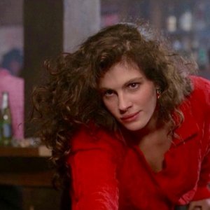 Mystic Pizza: Julia Roberts in una scena