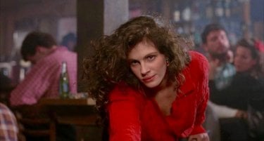 Mystic Pizza: Julia Roberts in una scena