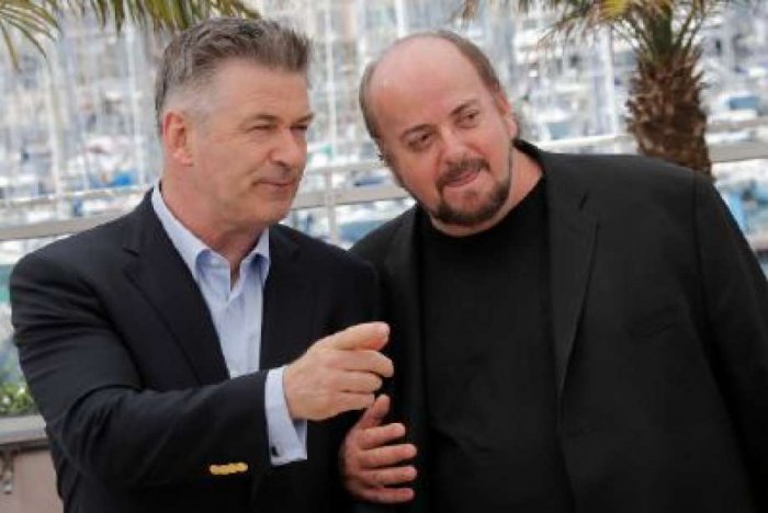 Toback: Alec Baldwin offende una giornalista, nuove accuse da Rachel McAdams e Selma Blair