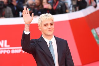 Roma 2017: Xavier Dolan saluta sul red carpet