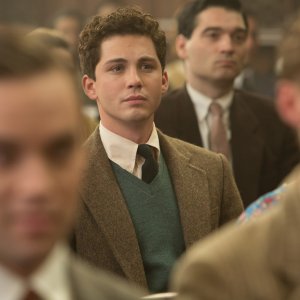Logan Lerman in una scena di Indignazione