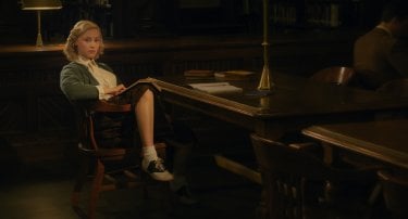 Sarah Gadon in una scena di Indignazione