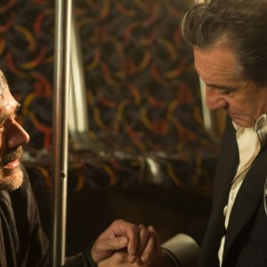 Jeffrey Dean Morgan e Robert De Niro in una scena di Bus 657