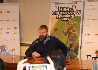 Lucca 2017: Robert Kirkman durante l'incontro con la stampa