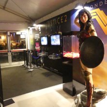 Lucca 2017: statua di Wonder Woman allo stand Warner