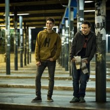 La profezia dell'armadillo: Simone Liberati e Pietro Castellitto in una scena