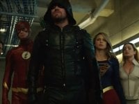 Arrow e Flash incontrano Supergirl nel promo del crossover Crisis on Earth-X