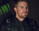 Arrow, Stephen Amell lascia intendere che ci saranno altri accenni a Batman