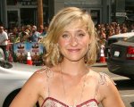 Allison Mack: la star di Smallville a capo di una setta a sfondo sessuale?