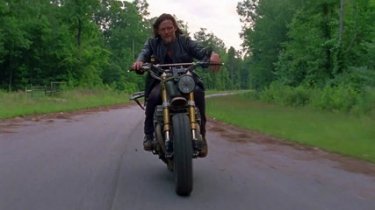 The Walking Dead: Norman Reedus in una scena