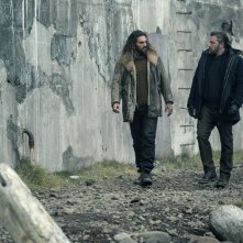 Justice League: Jason Momoa e Ben Affleck in una scena del film