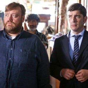 La casa di famiglia: Stefano Fresi e Libero De Rienzo in una scena del film