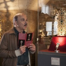 Caccia al tesoro: Carlo Buccirosso in una scena del film