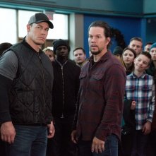 Daddy's Home 2: John Cena e Mark Wahlberg in una scena del film