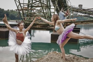 L'età imperfetta: Paola Calliari e Marina Occhionero in un momento del film