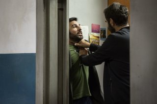 Smetto quando voglio - Ad honorem: Edoardo Leo e Neri Marcorè in una scena del film