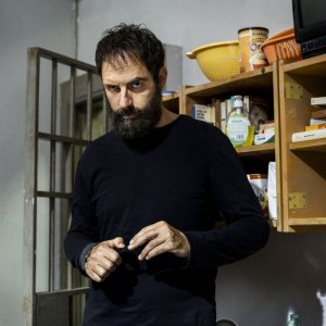 Smetto quando voglio - Ad honorem: Neri Marcorè in una scena del film