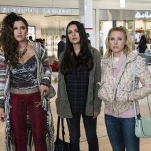 Bad Moms 2: Mamme molto più cattive, Mila Kunis, Kristen Bell e Kathryn Hahn in un momento del film