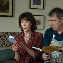 Due sotto il burqa: Anne Alvaro e Miki Manojlovic in un'immagine del film