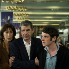 Due sotto il burqa: Félix Moati, Anne Alvaro e Miki Manojlovic in un'immagine del film