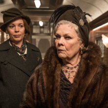 Assassinio sull'Orient Express: una foto delle attrici Olivia Colman e Judi Dench