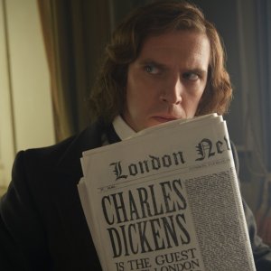 Dickens - L'uomo che inventò il Natale: Dan Stevens in una scena del film